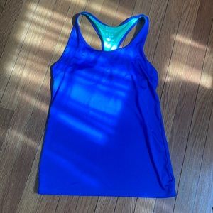 Women’s Champion PowerTrain purple razorback workout tank. Size Large.